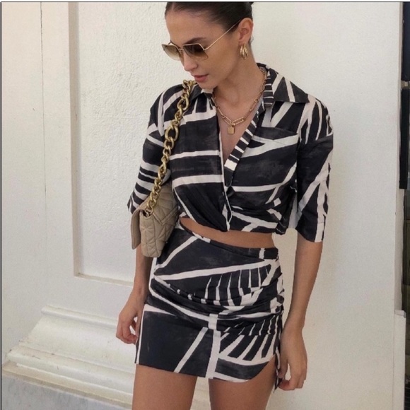 Zara Printed Crop Top Black White Bloggers Fave XS - Picture 4 of 5